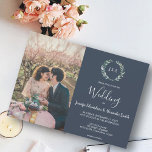 Aquarellfarben Blätter Monogramm Foto Marinebräu H Einladung<br><div class="desc">Elegante mit Monogramm Wasserfarbe botanisch,  marineblau,  Hochzeit Einladung mit Ihrem eigenen Foto. Für Frühling,  Sommer,  Herbst oder Winterhochzeit. Grüner Olivenzweig Aquarell auf weißer Karte. Sie können ganz einfach Ihr eigenes Foto hinzufügen,  um es sehr persönlich und einzigartig zu machen,  und Ihren eigenen Text hinzufügen.</div>