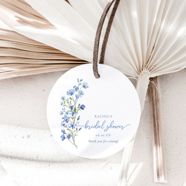 Aquarellfarben Dusty Blue Wildblume Brautparty Geschenkanhänger (Von Creator hochgeladen)