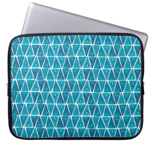 Aquarellfarbene abstrakte blaue Dreiecke nahtlose Laptopschutzhülle