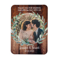 Aquarellfarbene Blätter auf rustikalem Holz Danke