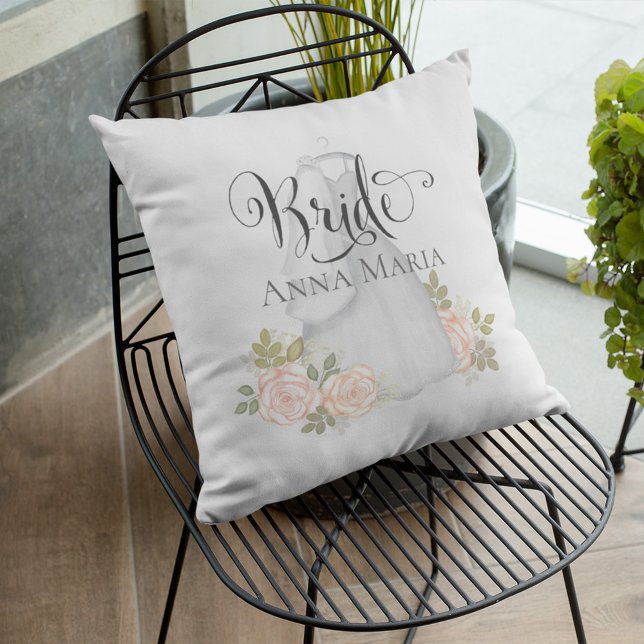 Aquarellfarbene Rose Braut Hochzeitskleid Blütenbl Kissen (Elegant Bride wedding dress with blush floral roses. )