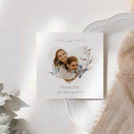 Aquarellfarbener Eukalyptus mit Rose Einladung