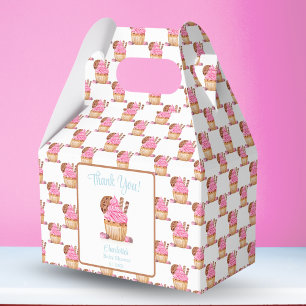 Aquarellfarbener Pinkkuchen mit Schokoladendusche Geschenkschachtel