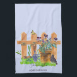 Aquarellgarten Personalisierter Grödner Geschirrtuch<br><div class="desc">Personalisiertes Küchentuch für Gartenliebhaber. Aquarellbild eines friedlichen Hütte-Gartens mit Zaun und Pflanze-Topf aus Panik-Blume, Rasenflächen, Schmetterling und Gartengeräte. Die Namensvorlage ist Set für Sie, um Ihren Namen und Kopf Gärtner oder benutzerdefinierten Text hinzuzufügen (verlass leer, wenn nicht erforderlich). Attraktives Design mit eleganter handgeschriebener Schrift Typografie und der schönen Freude der...</div>
