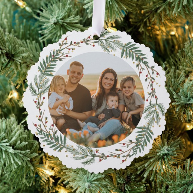 Aquarellkarpfen, Heilige Beeren und grüne Blätter Ornament Karte (Von Creator hochgeladen)