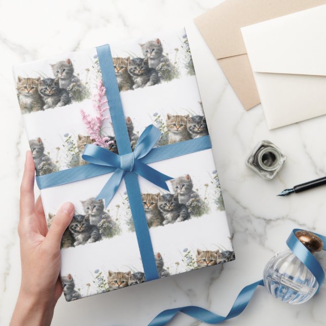 Aquarellkätzchen in Wildblumen Geschenkpapier (Schenken)