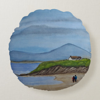 Aquarellmalerei eines romantischen Tages am Strand Rundes Kissen