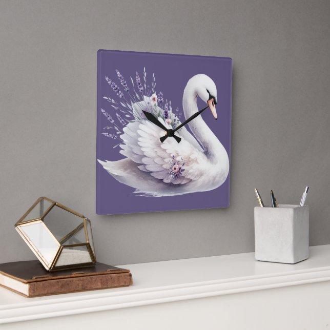 Aquarellschwan mit Lavender Florals Quadratische Wanduhr (Büro)