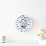 Aquarellsegler Rot und Blau Monogramm Runde Wanduhr<br><div class="desc">Unsere Kollektion "Sail Away Kid's Birthday Party" zeigt Aquarellbilder von Segelbooten,  einem Seglerhasen und Unterwassertieren in einer schönen rot-blauen Kombination. Alle Informationen befinden sich in einem Schriftart für Schreibmaschinen,  der für eine einfache Anpassung bereit ist. Karo in unserem Shop für weitere Artikel.</div>