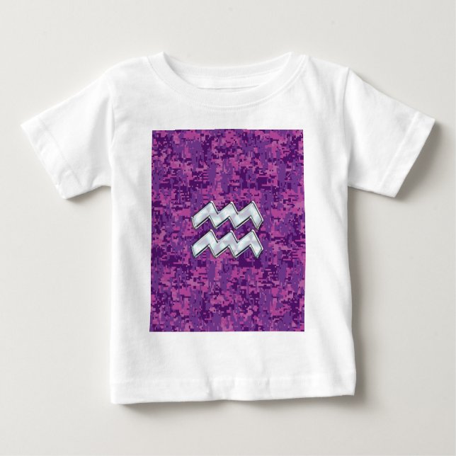 Aquarius Zodiac-Symbol auf der rosa digitalen Camo Baby T-shirt (Vorderseite)