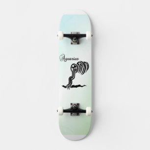 Aquarius Zodiac Zeichen und Symbol Blau Grün Skateboard