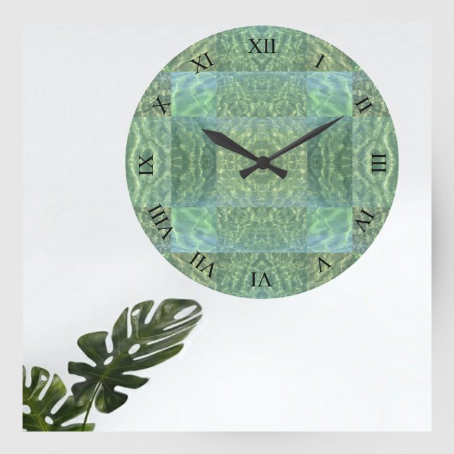 Aquatic Ocean Green and Seafoam Patchwork Wall Große Wanduhr (Von Creator hochgeladen)