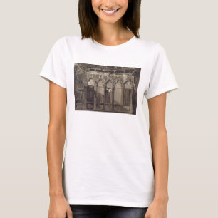 Arabisches Windows, in Campo Santa Maria Mater T-Shirt