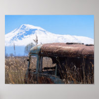 Ararat-Gebirge und rostiges Busposter