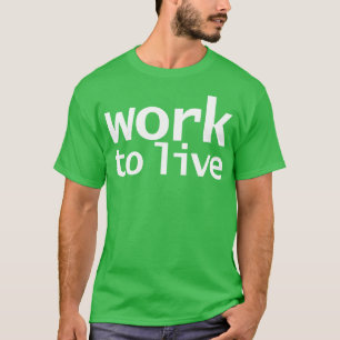Arbeit an der Live-Funny-Typografie T-Shirt
