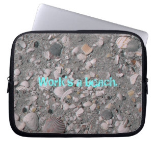 Arbeit ist ein Strand. Laptopschutzhülle