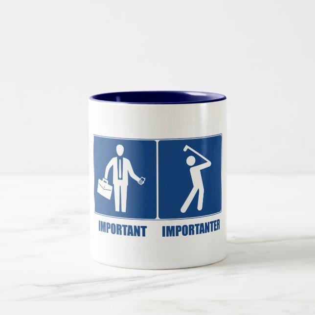 Arbeit ist wichtig, Golf ist wichtig Zweifarbige Tasse (Mittel)