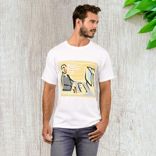 Arbeiten am T - Shirt eines Computerpersonals