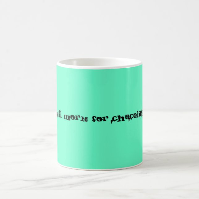 Arbeitet für Schokolade Kaffeetasse (Mittel)