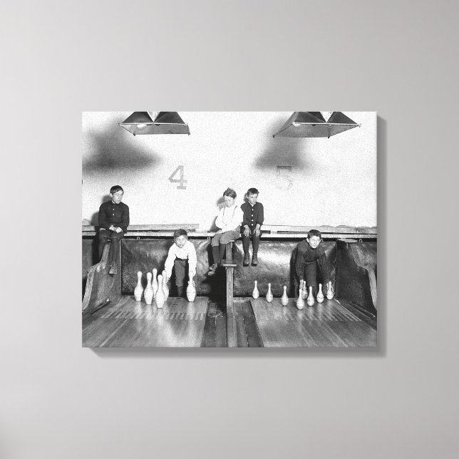 Arcade Bowling Alley, 1909 Leinwanddruck (Vorderseite)