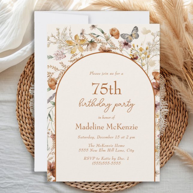 Arch Boho Wildblumen 75. Geburtstag Einladung (Boho floral and butterfly 75th birthday invitation)
