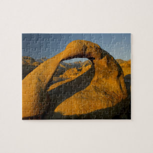 Arche in Alabama Hills Eastern Sierras near Lone Puzzle