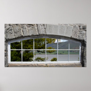 Arched Window mit Blick auf einen Loch Poster