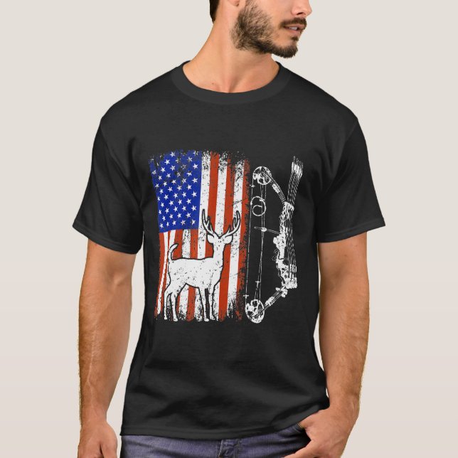 Archery Deer Hunter Bow Junting US Flag Patriotic T-Shirt (Vorderseite)