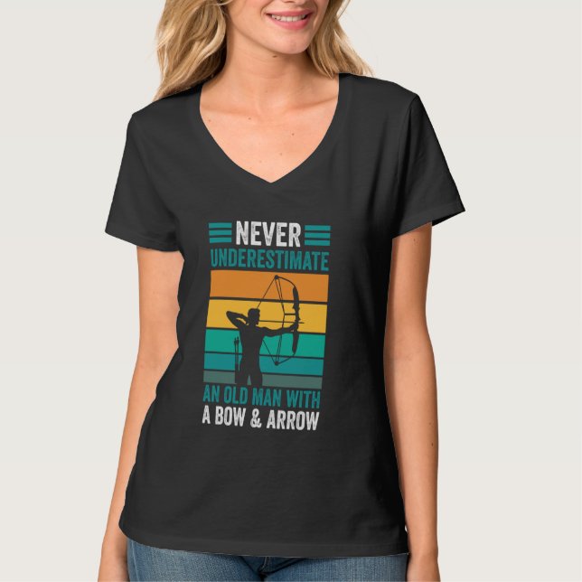 Archery Funny Archer Alter Mann mit Bow & Arrow T-Shirt (Vorderseite)