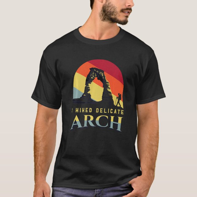 Arches National Park in Utah with the Delicate arc T-Shirt (Vorderseite)