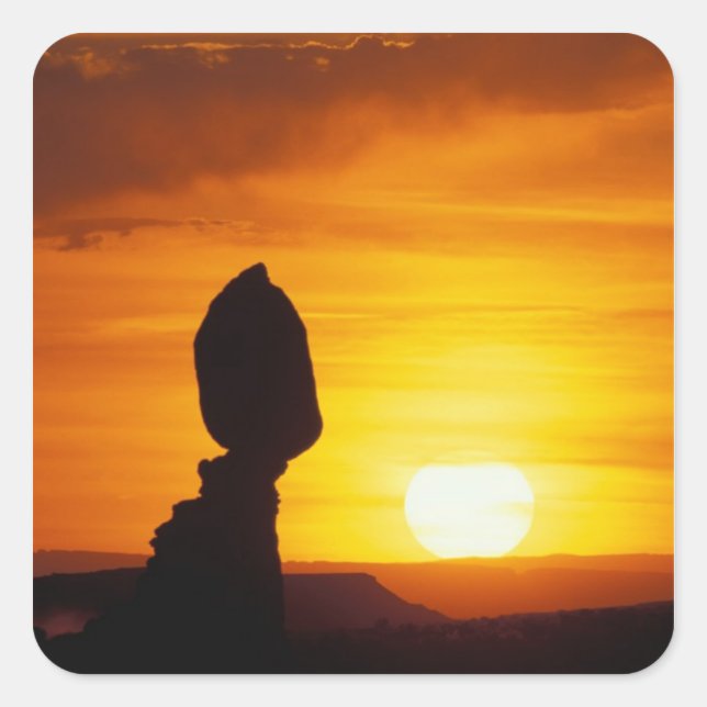Arches National Park, UT Balance Rock at Quadratischer Aufkleber (Vorderseite)