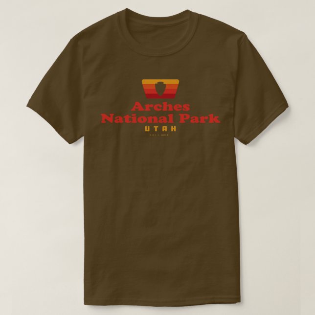Arches Nationalpark Retro Abzeichen Arrowhead Red T-Shirt (Design vorne)