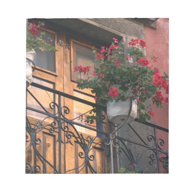 Architektur auf den Straßen von San Miguel de Notizblock (Vorderseite)