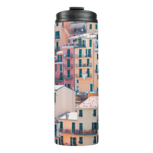 ARCHITEKTURELLE FOTOGRAFIE VON KONKRETEN HÄUSERN THERMOSBECHER