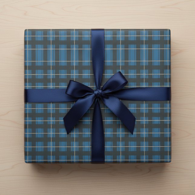 Arctic Blue Tartan Wrapping Paper Geschenkpapier (Arctic Blue Tartan Wrapping Paper)