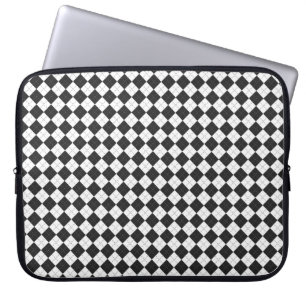 Argyle plaid. Scottish pattern in white and black Laptopschutzhülle
