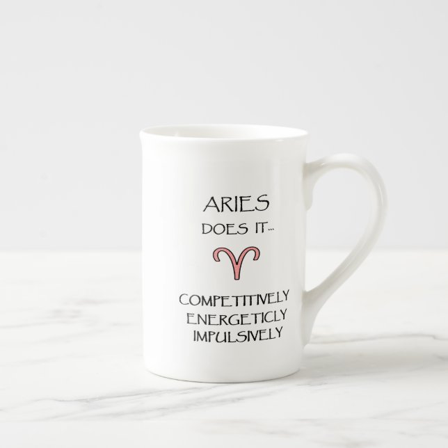"Aries macht es..." Designer-China-Tasse Prozellantasse (Rechts)