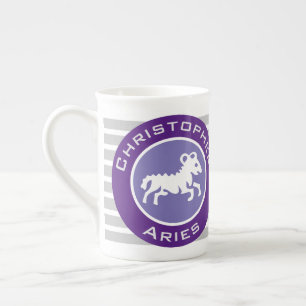 Aries Zodiac Star Sign mit dem Namen des Eigentüme Prozellantasse