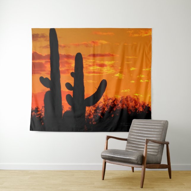 Arizona Saguaro Cacti mit leuchtend orangefarbenem Wandteppich (Beispiel (Horizontal))