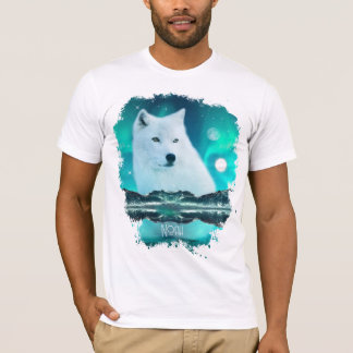 Arktischer Wolf und zauberhafte Nacht mit Nordlich T-Shirt