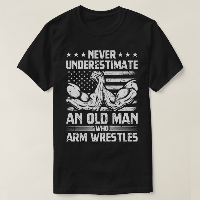 Arm Wrestler Old Man USA Flag Arm Wrestling T-Shirt (Design vorne)