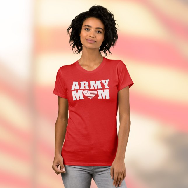 ARMEE-MUTTER mit Herz und Flagge T-Shirt (Von Creator hochgeladen)