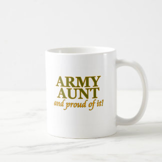 Armee-Tante und stolzes auf es Kaffeetasse