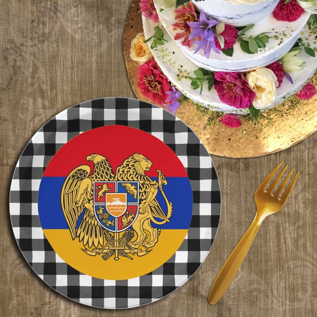 Armenia Plate, Büffel kariert und armenische Flagg Pappteller (Von Creator hochgeladen)