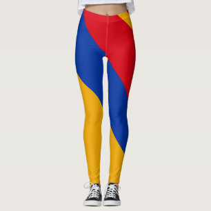 Armenische Leggings unter Flagge