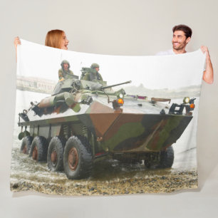 ARMORIERTER PERSONENBEFÖRDERER - LAV-25 FLEECEDECKE