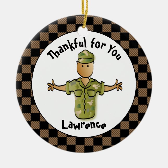 Army Man Cartoon Veteran Ethnic Personalisiert Keramik Ornament (Vorne)