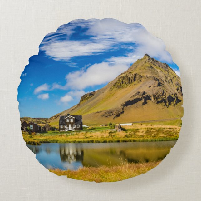 Arnarstapi Amtmansshus und Stapafell, isländisch Rundes Kissen (Vorderseite)