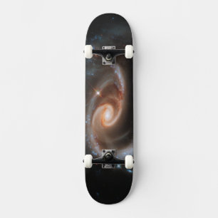 Arp 273 Interaktive Galaxien in Andromeda. Skateboard