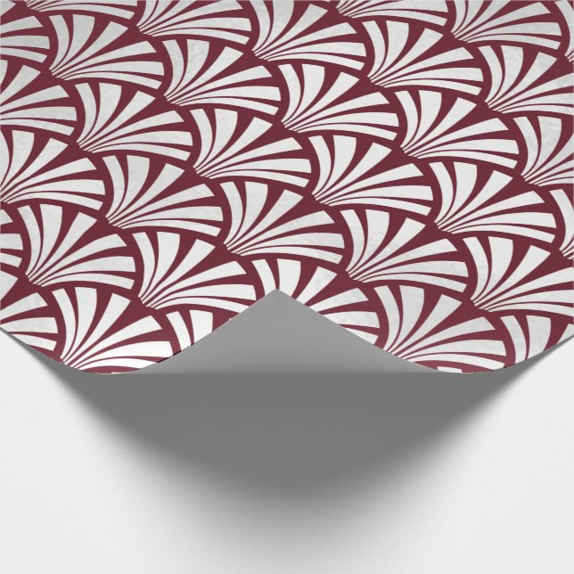 Art Deco Burgundy Silver Gray Scales Seashells Geschenkpapier (Ecke)